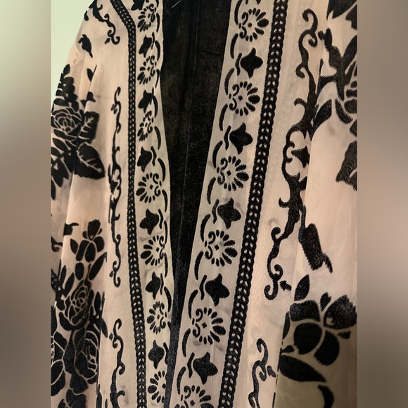 ✨ SOLD ✨ Free People Nightbird Velvet Kimono ✨ - Picture 6 of 6